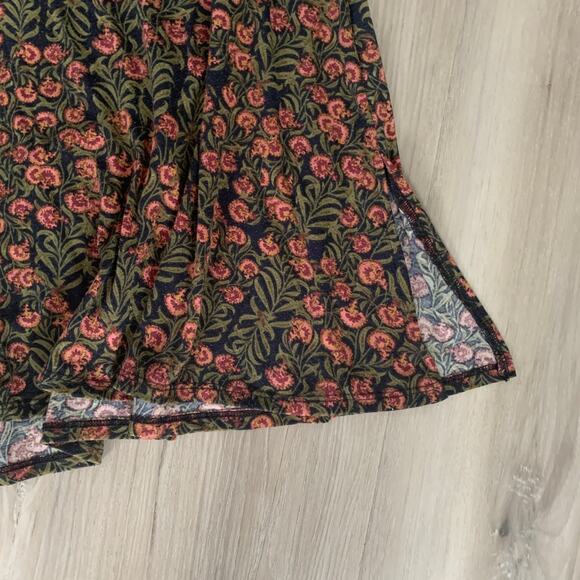 LulaRoe Womens Top Blouse Sweater Medium Floral Knit Pullover Short Sleeve Tunic - Picture 3 of 8